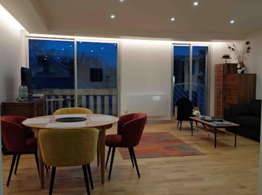 Le Joyau Des Parcs Classe 4 Etoiles Appartement Central Au Calme Avec Terrasse Vichy Eksteriør billede