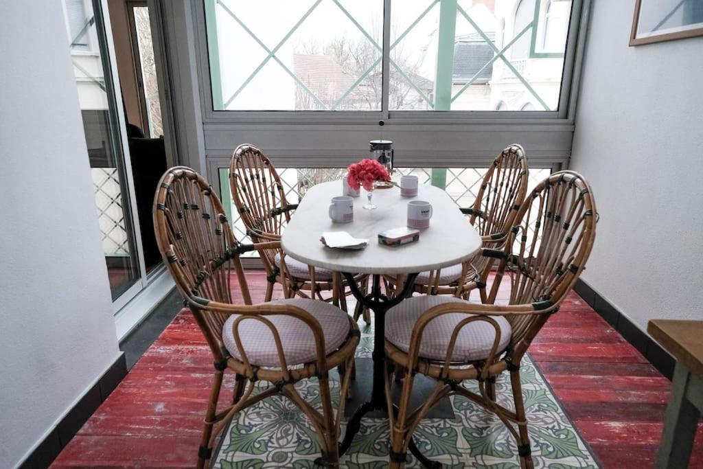 Le Joyau Des Parcs Classe 4 Etoiles Appartement Central Au Calme Avec Terrasse Vichy Eksteriør billede